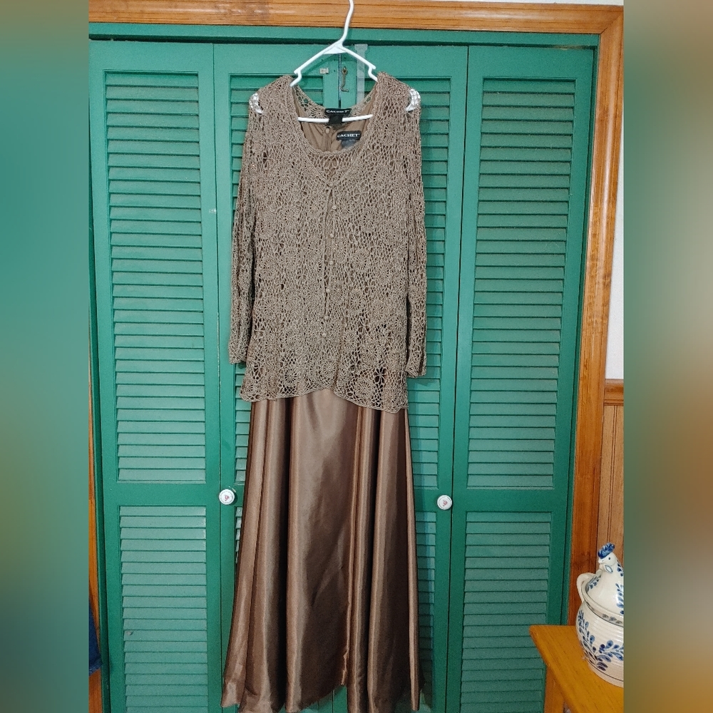Cachet formal dress